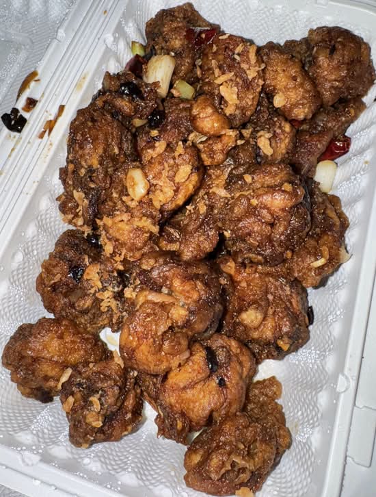 G6. Crispy Chicken with Garlic and Chili and Black Bean 避風塘脆香雞